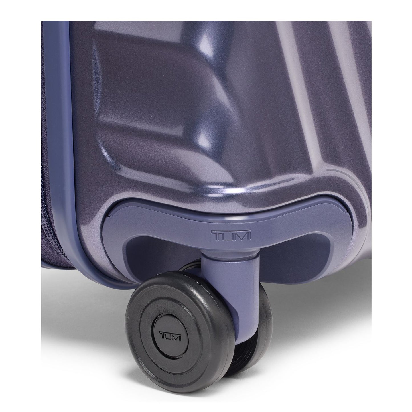 TUMI 19 Degree Intl Exp 4 Whl C/O lilac grey iridescent