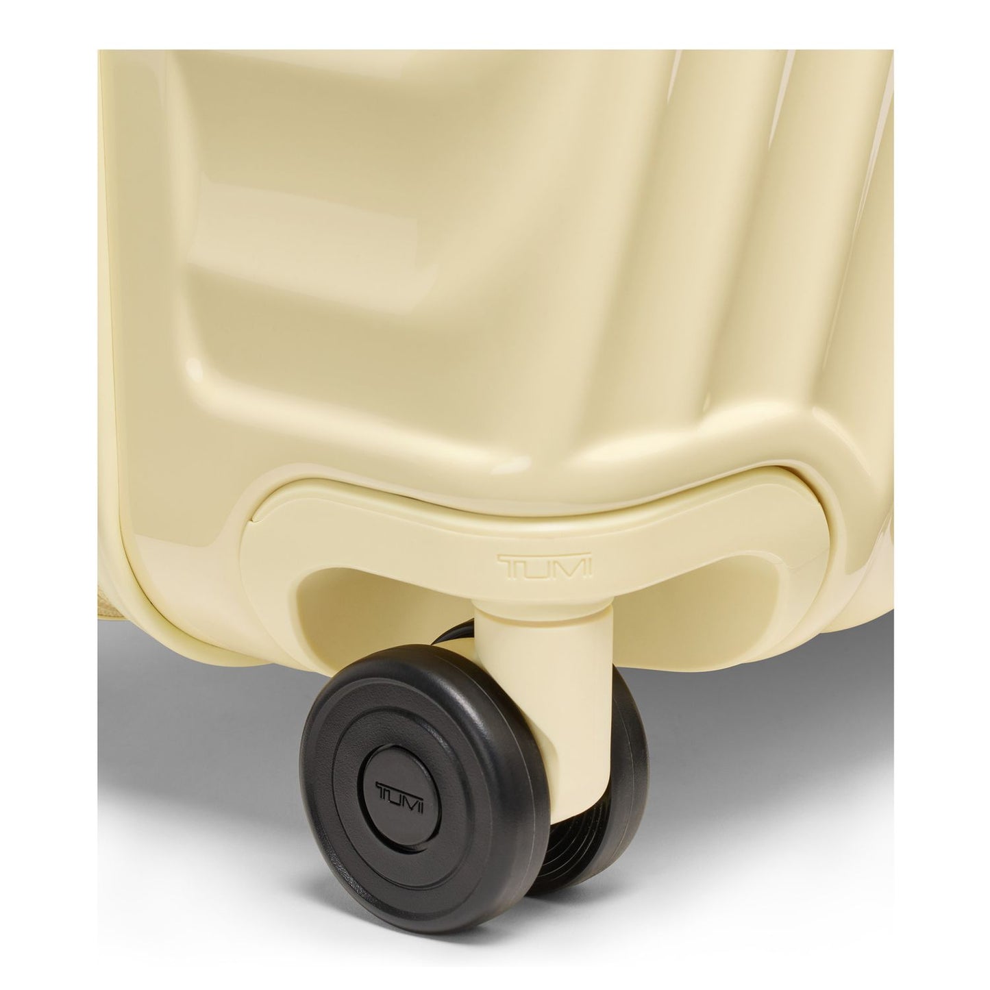 TUMI 19 Degree Ext Trip Exp 4 Whl P/C washed yellow