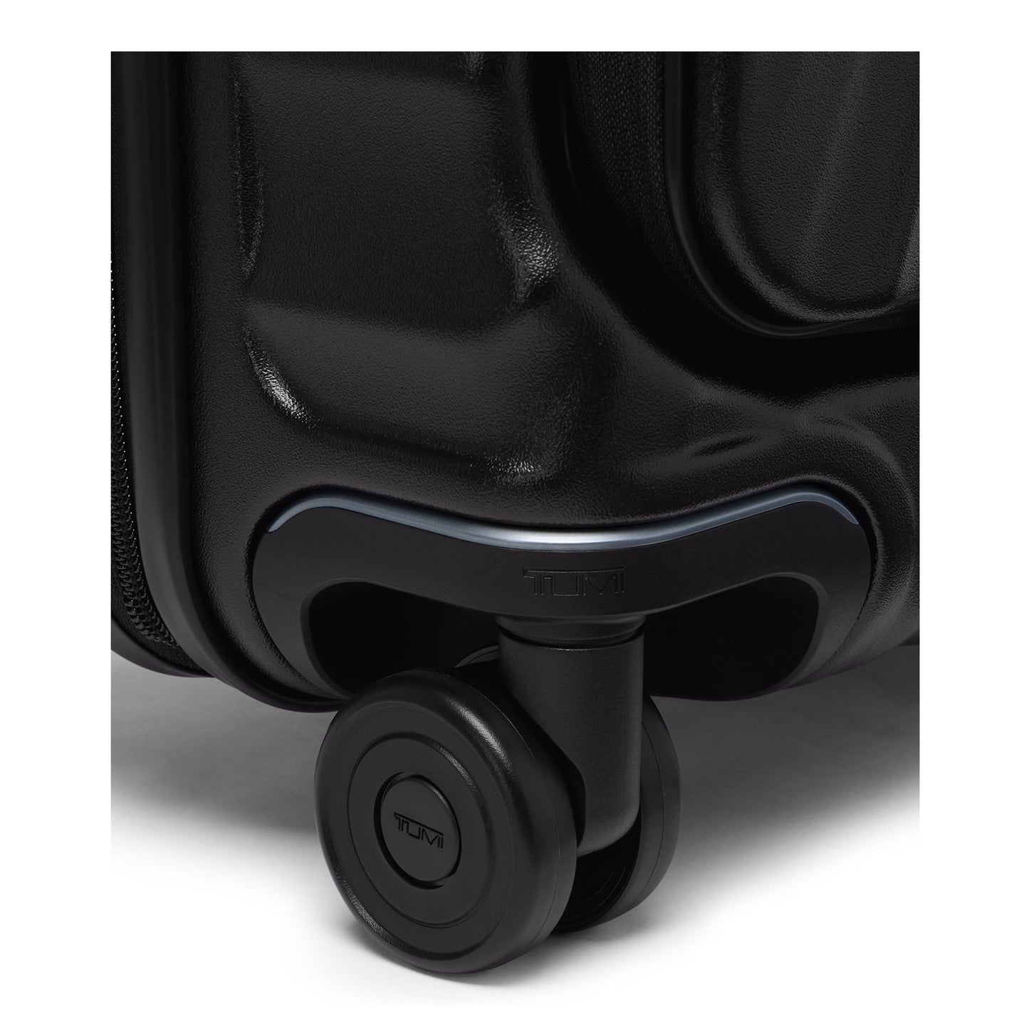 TUMI 19 Degree Large Frnt Acc Exp C/O black texture