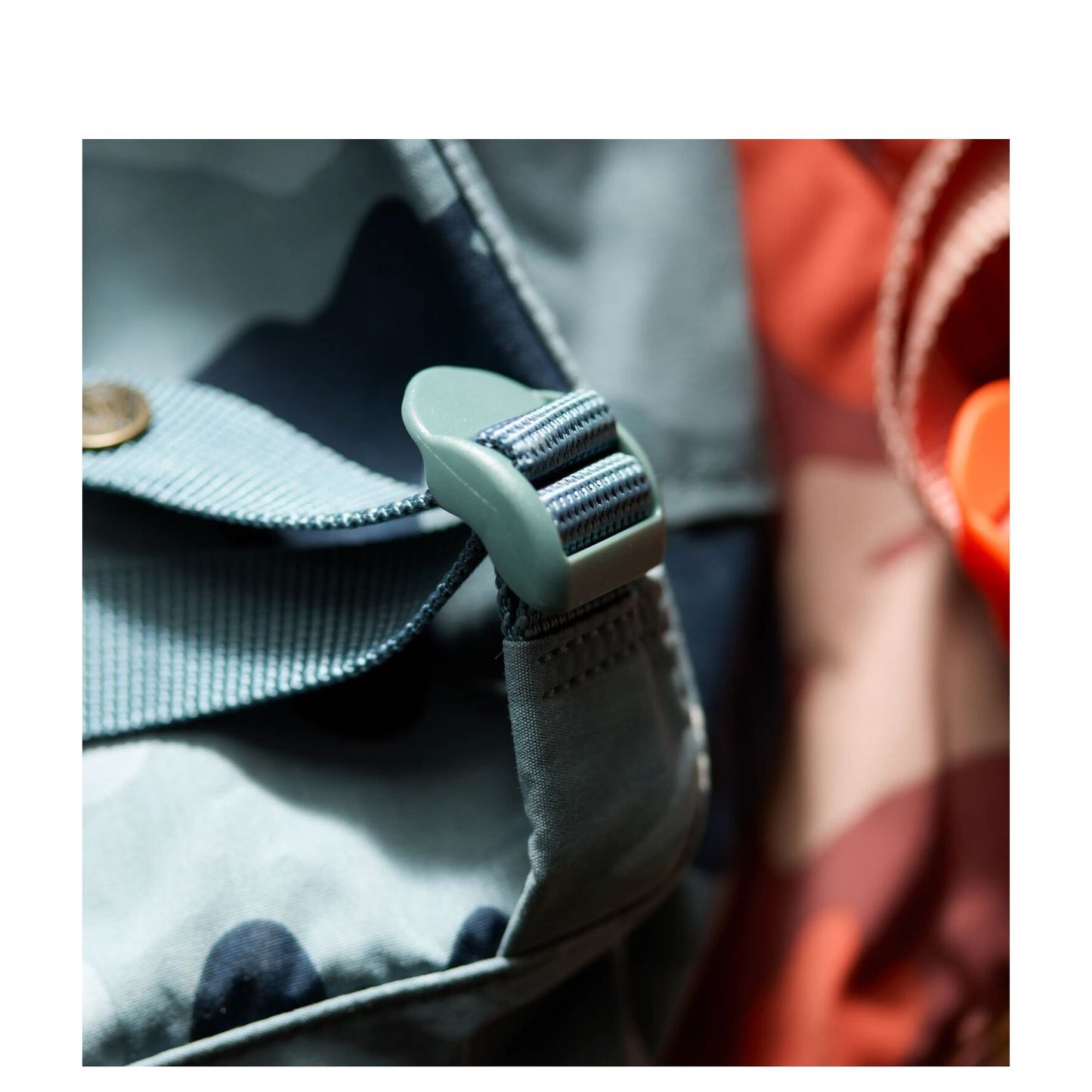 Fjallraven Kanken Graphics nimbus blue-hidden animals