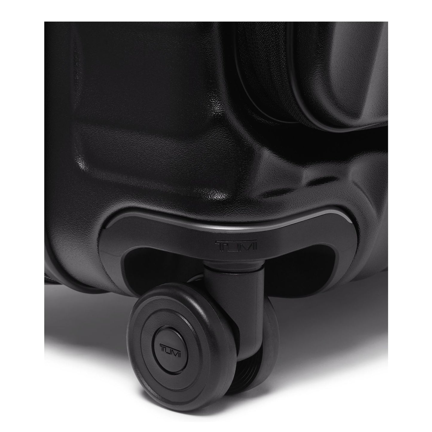 TUMI 19 Degree Medium Frnt Acc Exp Chk black texture