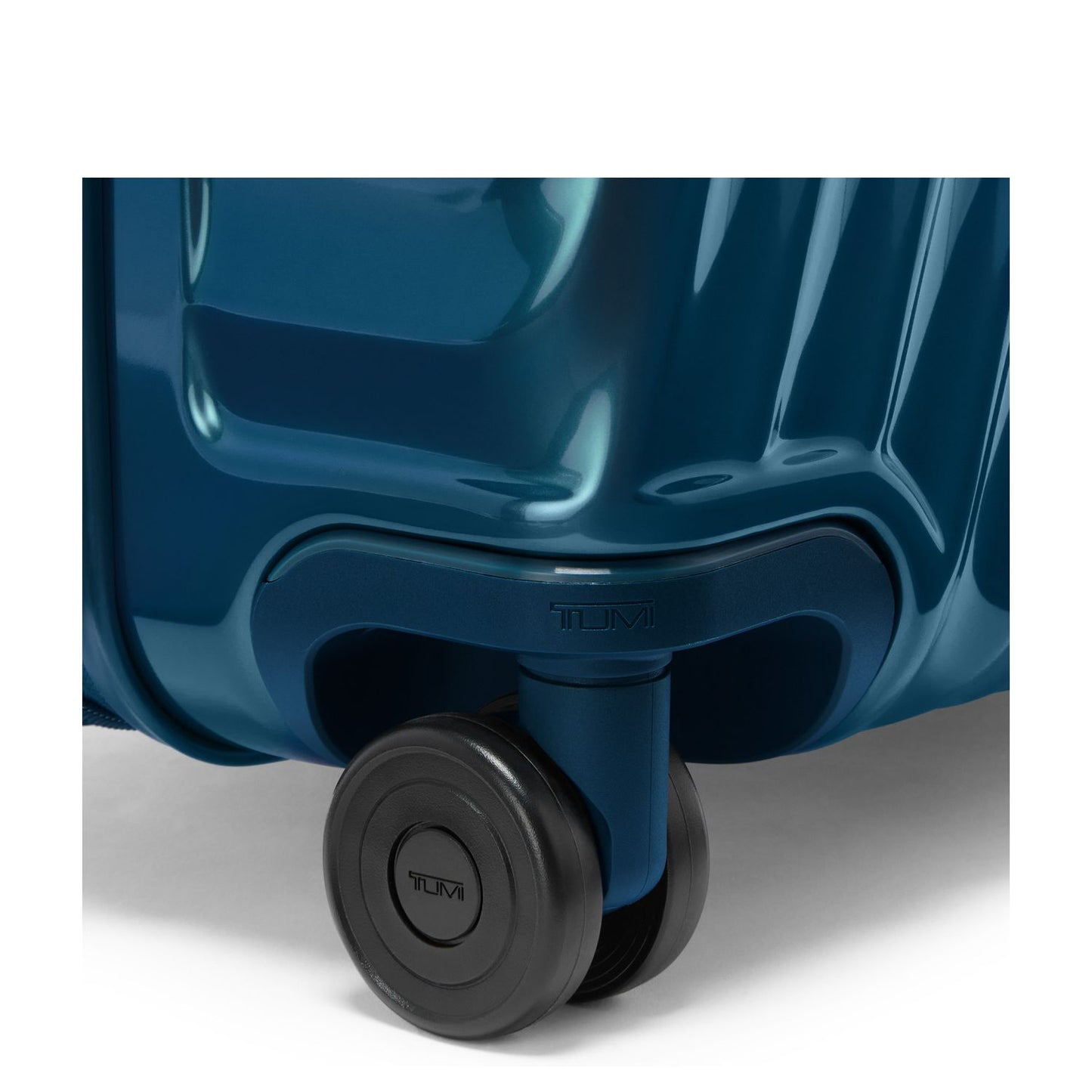 TUMI 19 Degree Ext Trip Exp 4 Whl P/C light blue iridescent