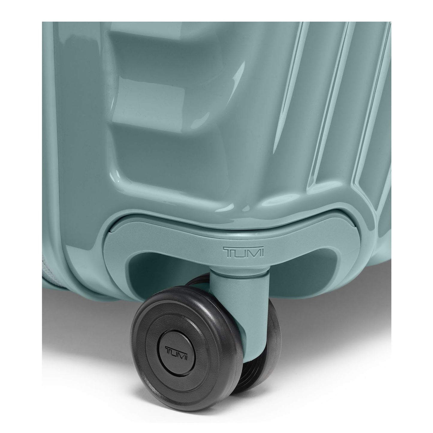 TUMI 19 Degree Ext Trip Exp 4 Whl P/C thyme