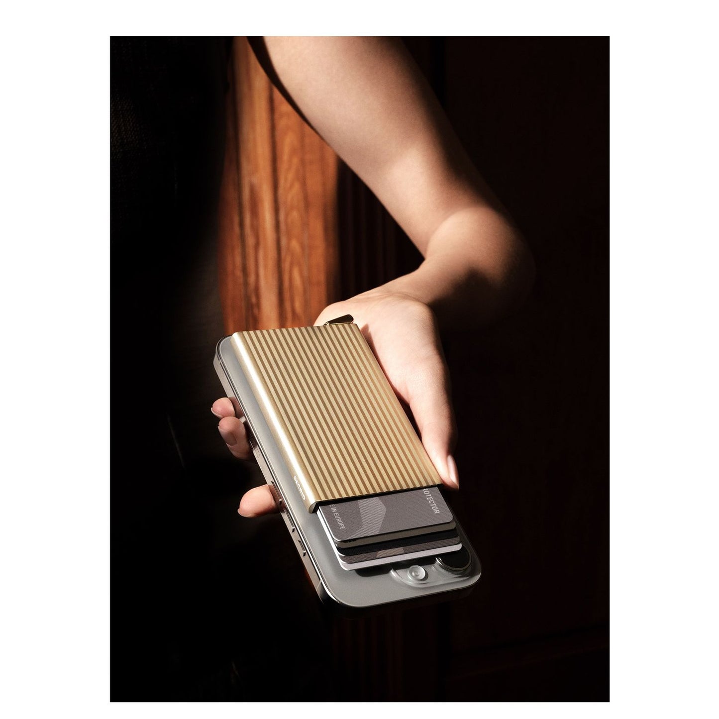 Secrid Cardprotector Fluted for Magsafe+ cashmere