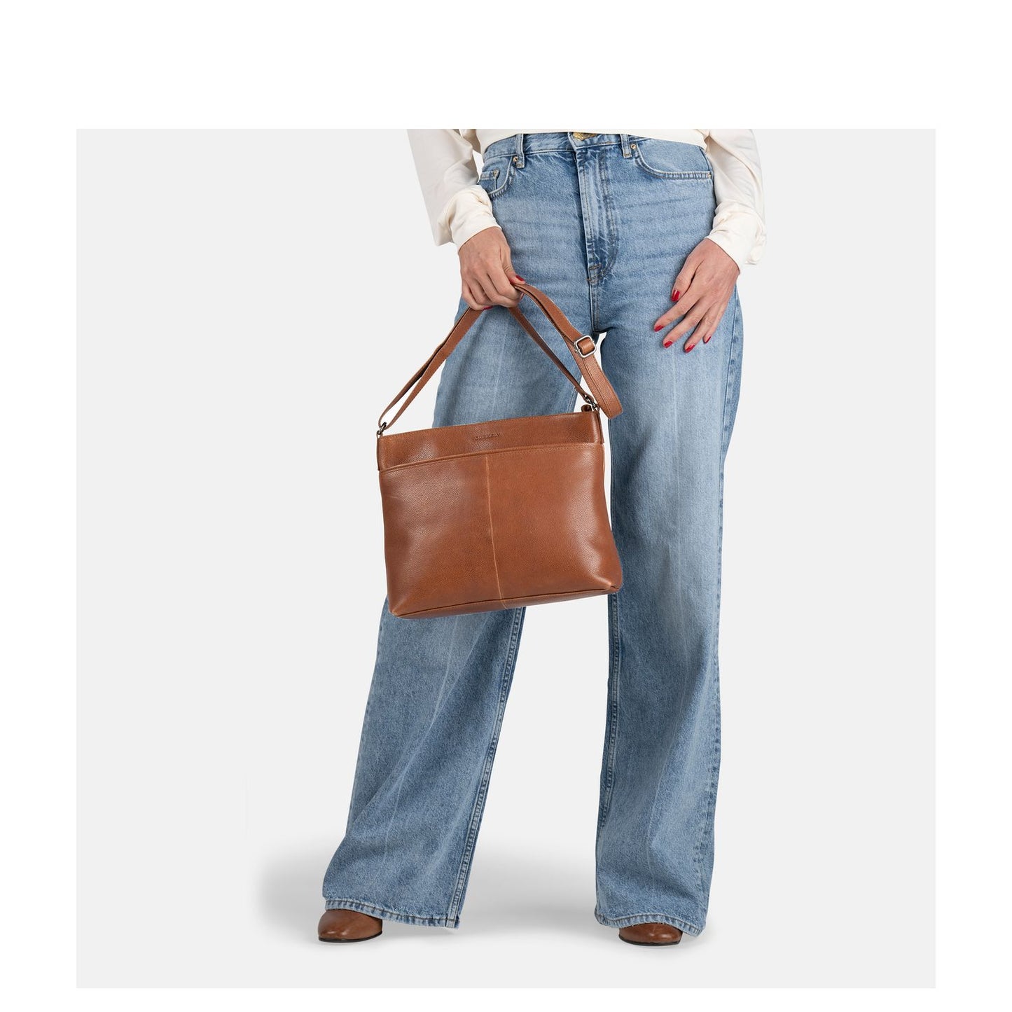 Burkely Antique Avery Casey Crossbody Bag cognac