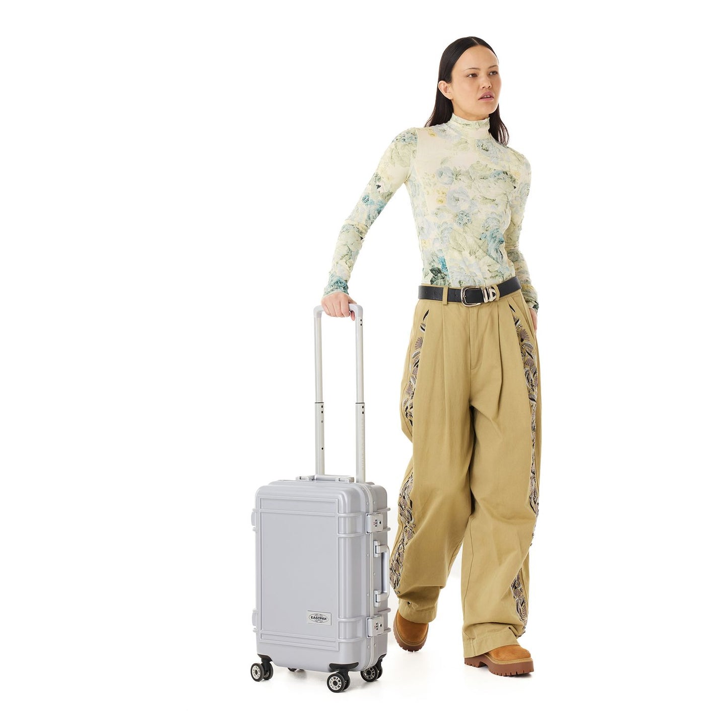 Eastpak Resist'r Case S Handbagage Spinner 55 cm - 34 liter - 55x36x23 cm -al silver