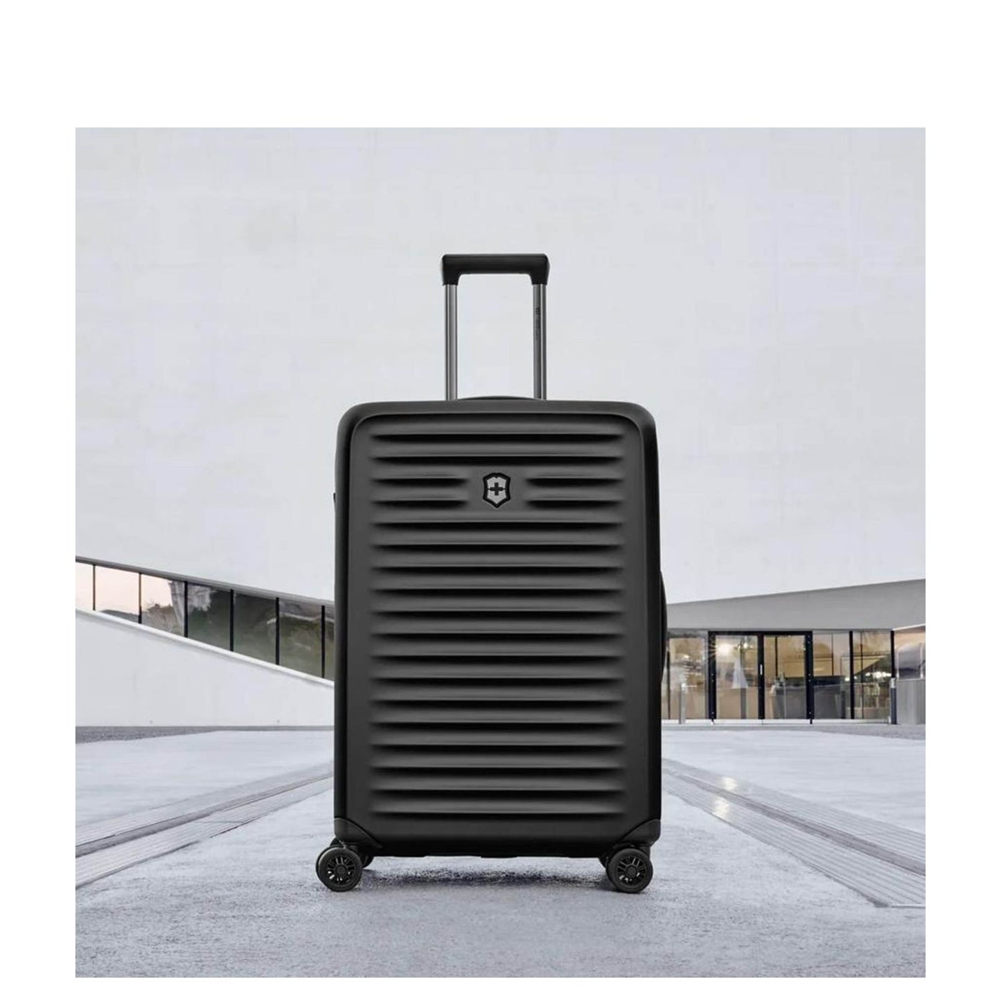 Victorinox Airox Advanced Extra Large Case Spinner 82 cm - Uitbreidbaar 144/161 liter - 82x57x32 cm - zwart
