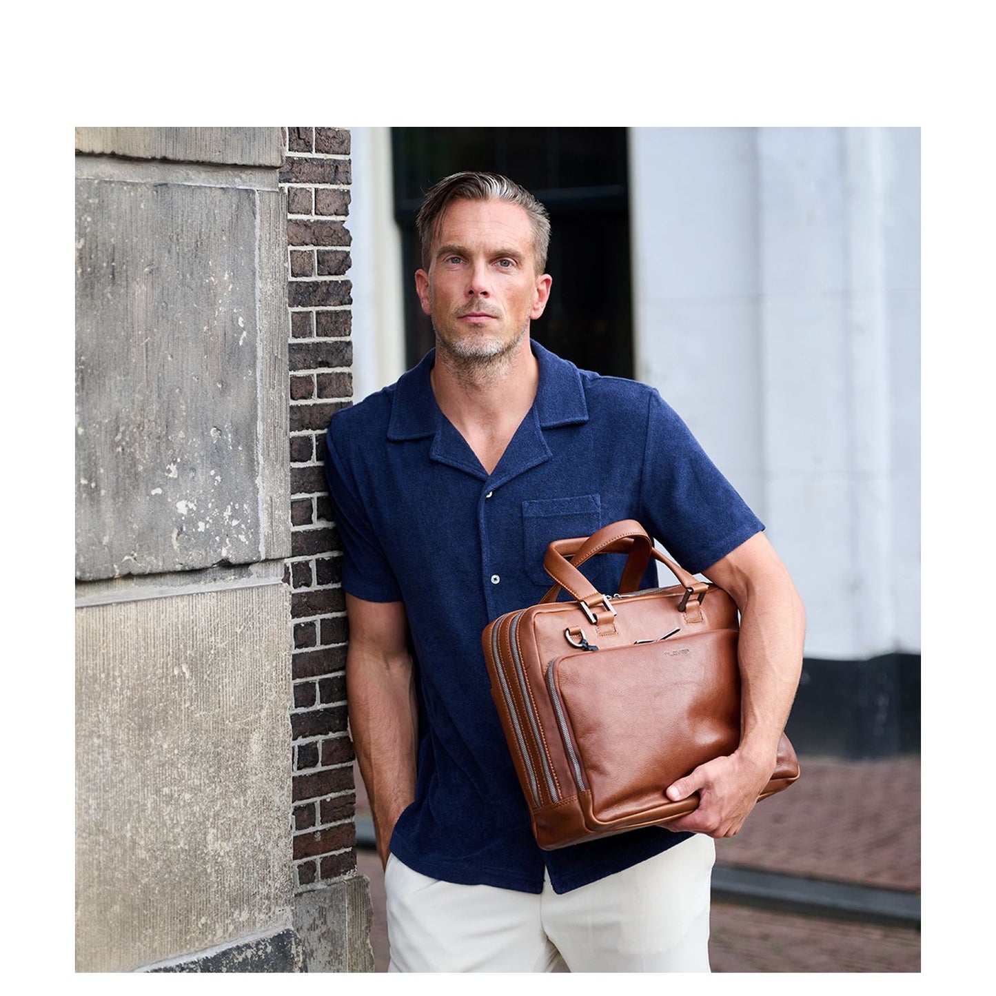 Plevier Larry Laptopschoudertas - 16" laptopvak - cognac