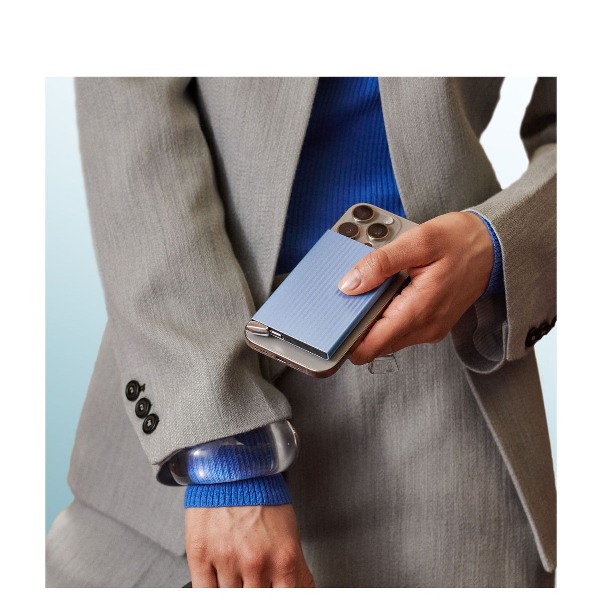 Secrid Cardprotector Pasjeshouder Fluted - voor magsafe - ice blue+