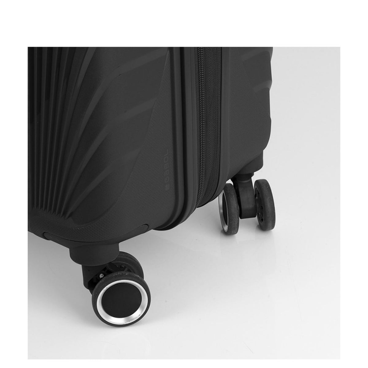 Gabol Soho Spinner 76 cm - Uitbreidbaar 111/125 liter - 76x51x32/36 cm - zwart