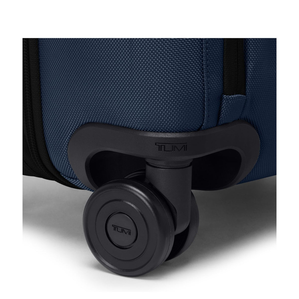 TUMI Alpha Handbagage Spinner 55 cm - 44 liter - easy access - 55x35.5x23 cm - navy