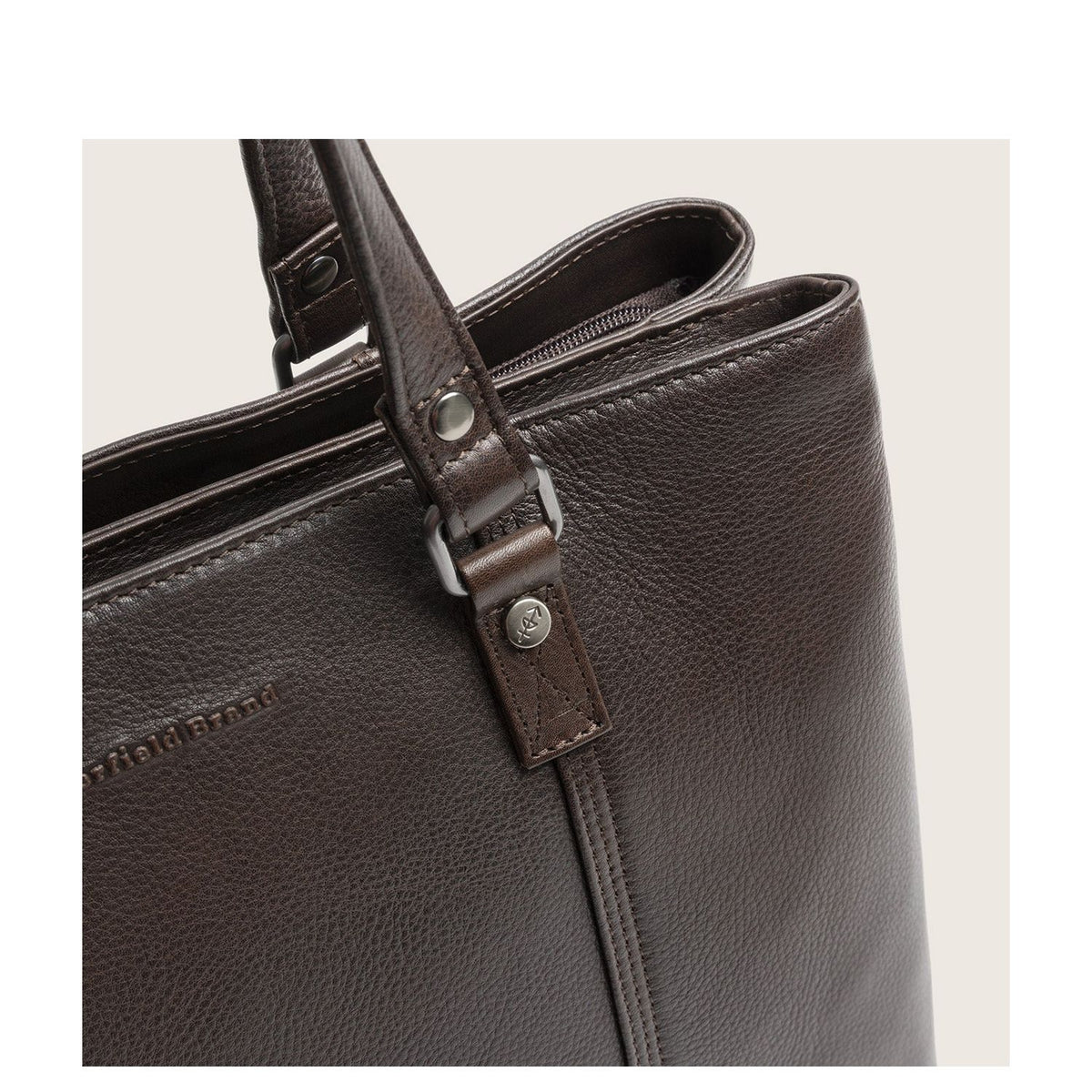 The Chesterfield Brand Alverino Schoudertas - 14" laptopvak - bruin