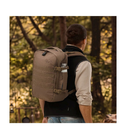 CabinZero Military Handbagage Reisrugzak 42cm - 28 liter - 42x30x15 cm - pine cone
