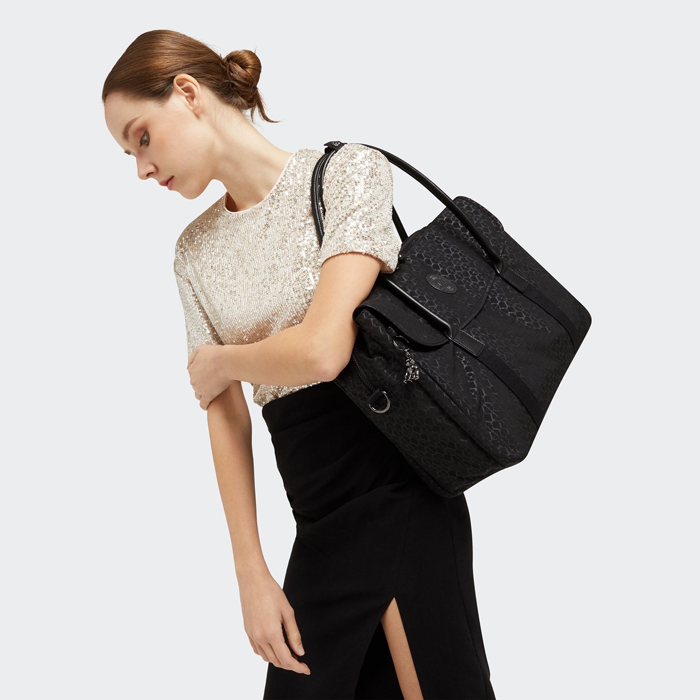Kipling Superworker signature emb