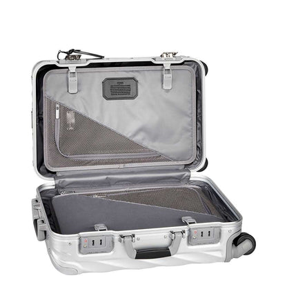Tumi 19 Degree Aluminium International Carry-On Hartschalenkoffer in Silber