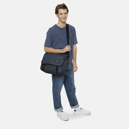 Eastpak Delegate + Umhängetasche Triple Denim