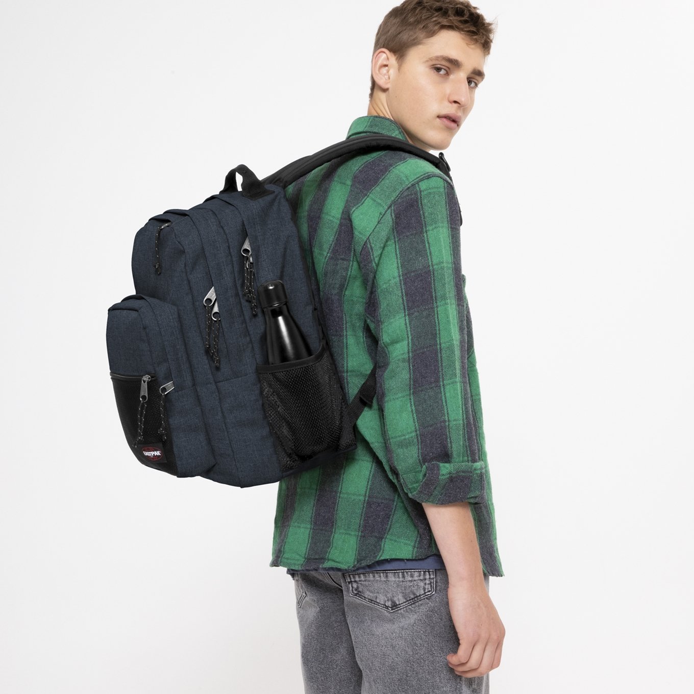 Eastpak Pinzip Backpack Rucksack aus schwarzem Denim