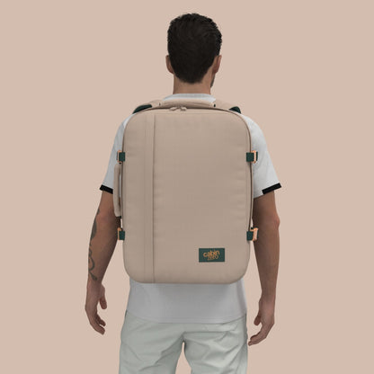 CabinZero Classic 44L Ultra Light Cabin Bag Cebu Sands Wochenendtasche