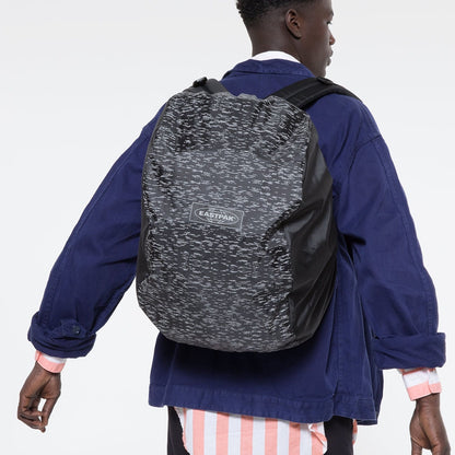 Eastpak Cory Rain Cover fällt schwarz ab