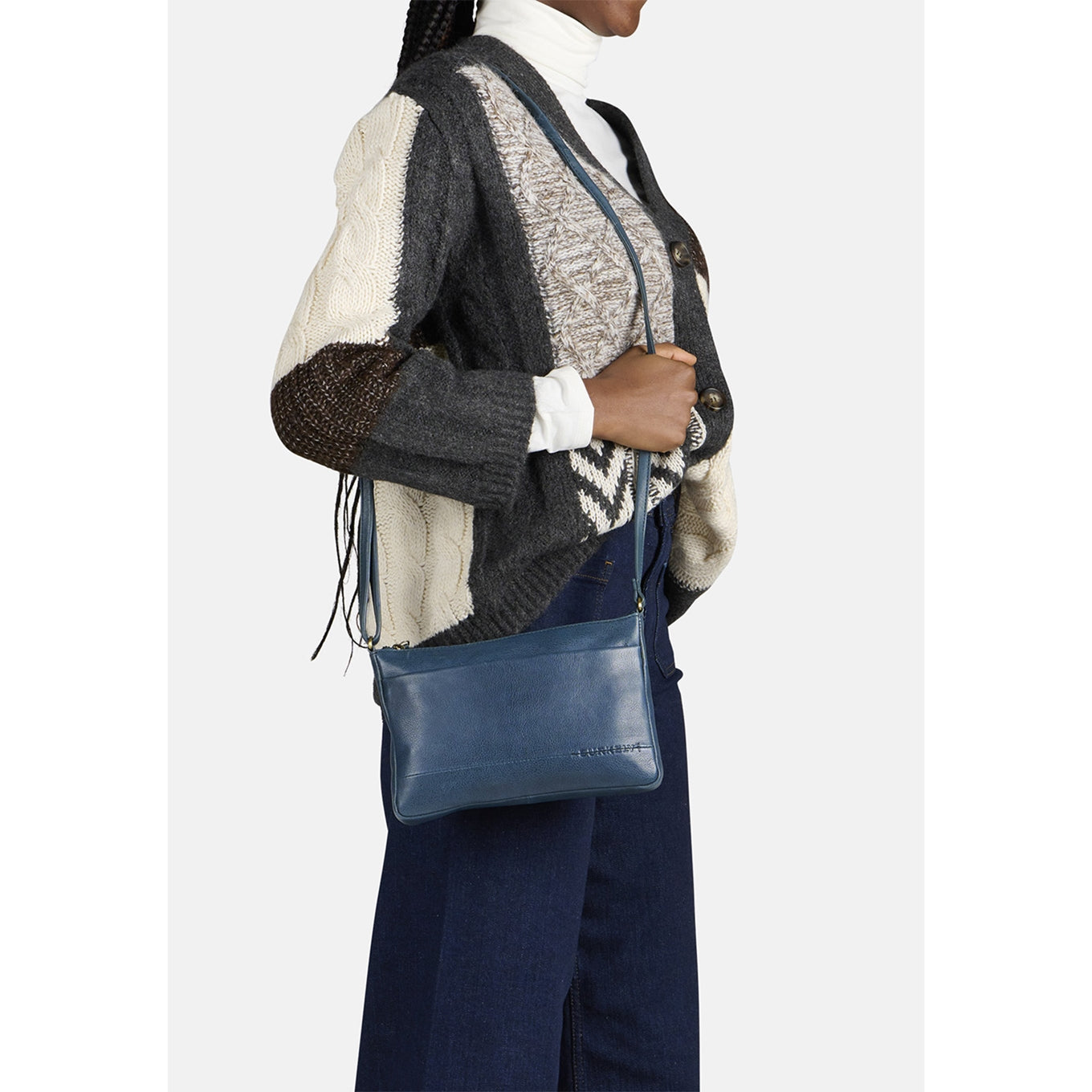 Burkely Natural Norah Crossbody zip blue