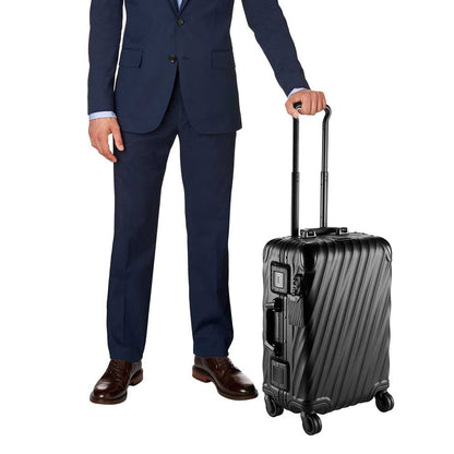 Tumi 19 Degree Aluminium International Carry-On Hartschalenkoffer in Mattschwarz