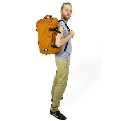CabinZero Classic 44L Ultra Light Cabin Bag Orange Chill Wochenendtasche