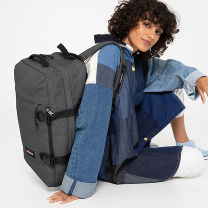 Eastpak Travelpack Wochenendtasche aus schwarzem Denim
