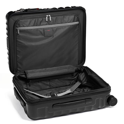 Tumi 19 Degree Continental erweiterbarer 4-Rad-Trolley, schwarzer Hartschalenkoffer