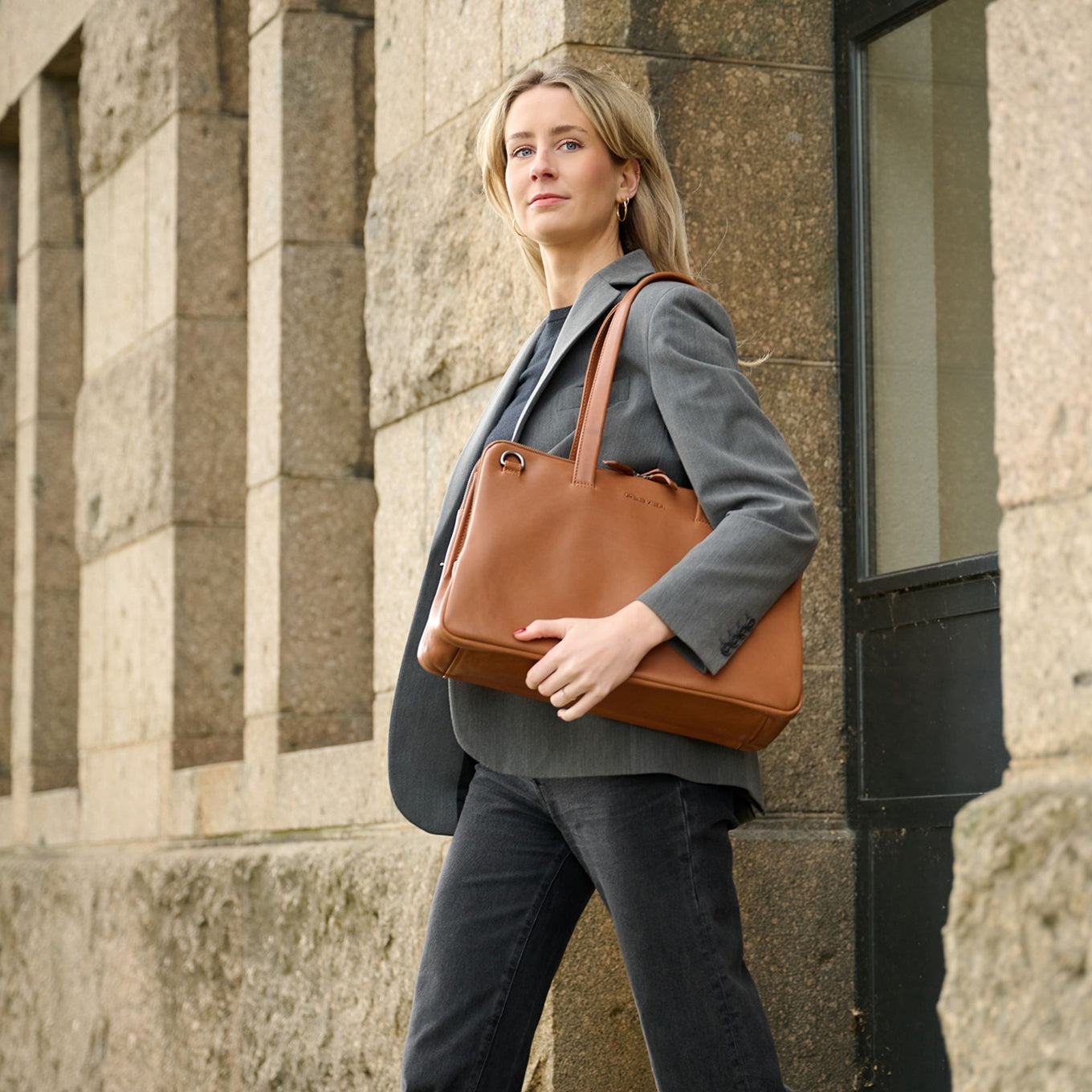 Plevier Hearst Damestas 15.6" cognac